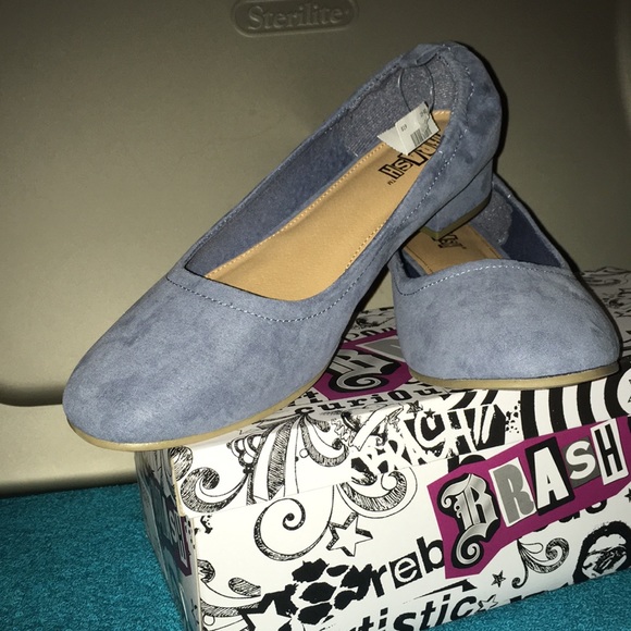 Shoes - Gorgeous NWT comfortable blue shoes comfortable